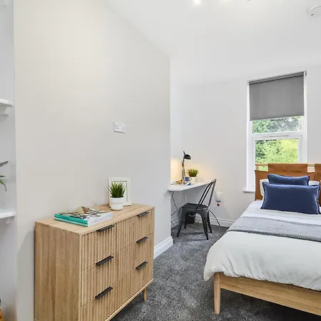 Cosy Leeds (West Yorkshire)