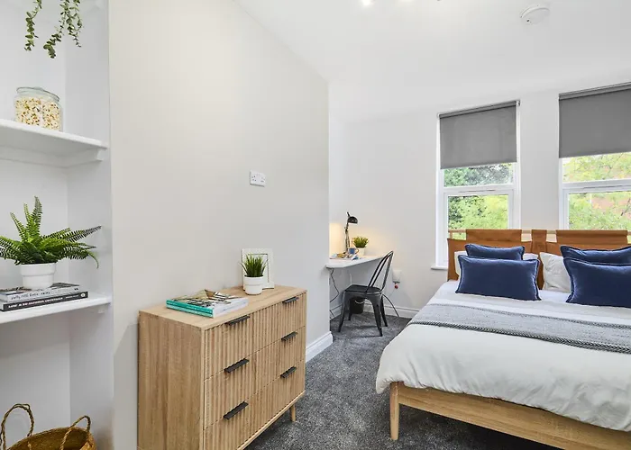 Cosy Leeds (West Yorkshire)