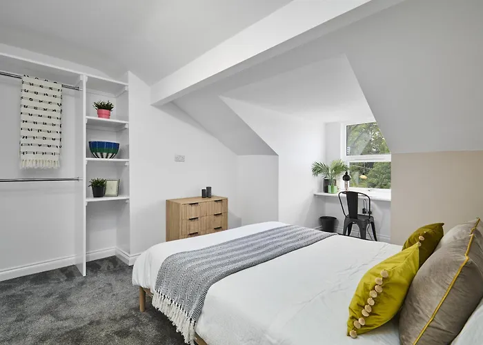 Cosy Leeds (West Yorkshire)